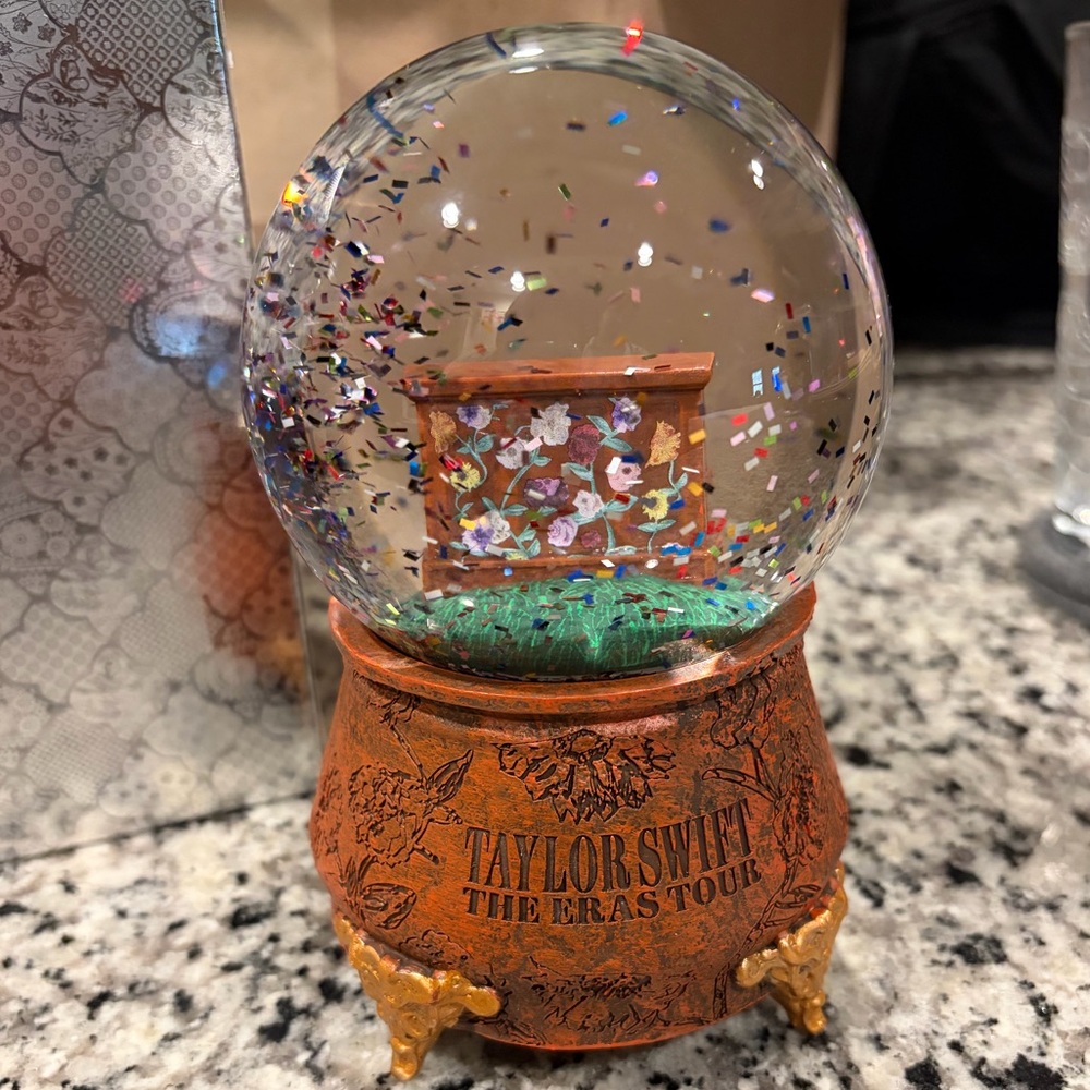 Taylor Swift The Eras Tour Acoustic Piano Snow Globe